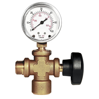 Przyłącze + zawór + manometr.